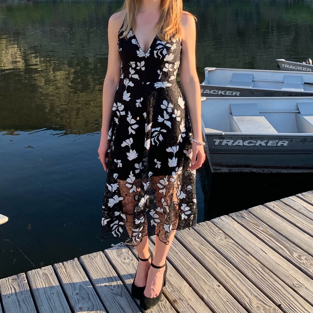 Dress the Population Black and White Floral Lace Midi Dress - Picture 5 of 5